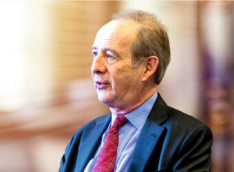 First Derivatives 年度股东大会通过更名决议，Keith MacDonald 退休离任