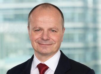汇丰控股CFO Ewen Stevenson将卸任,Georges Elhedery接棒