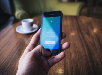 IG 警告交易者:Twitter 美股将于 10 月 28 日退市