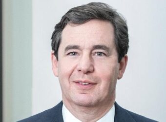 Peter Harrison 将于明年卸任 Schroders CEO