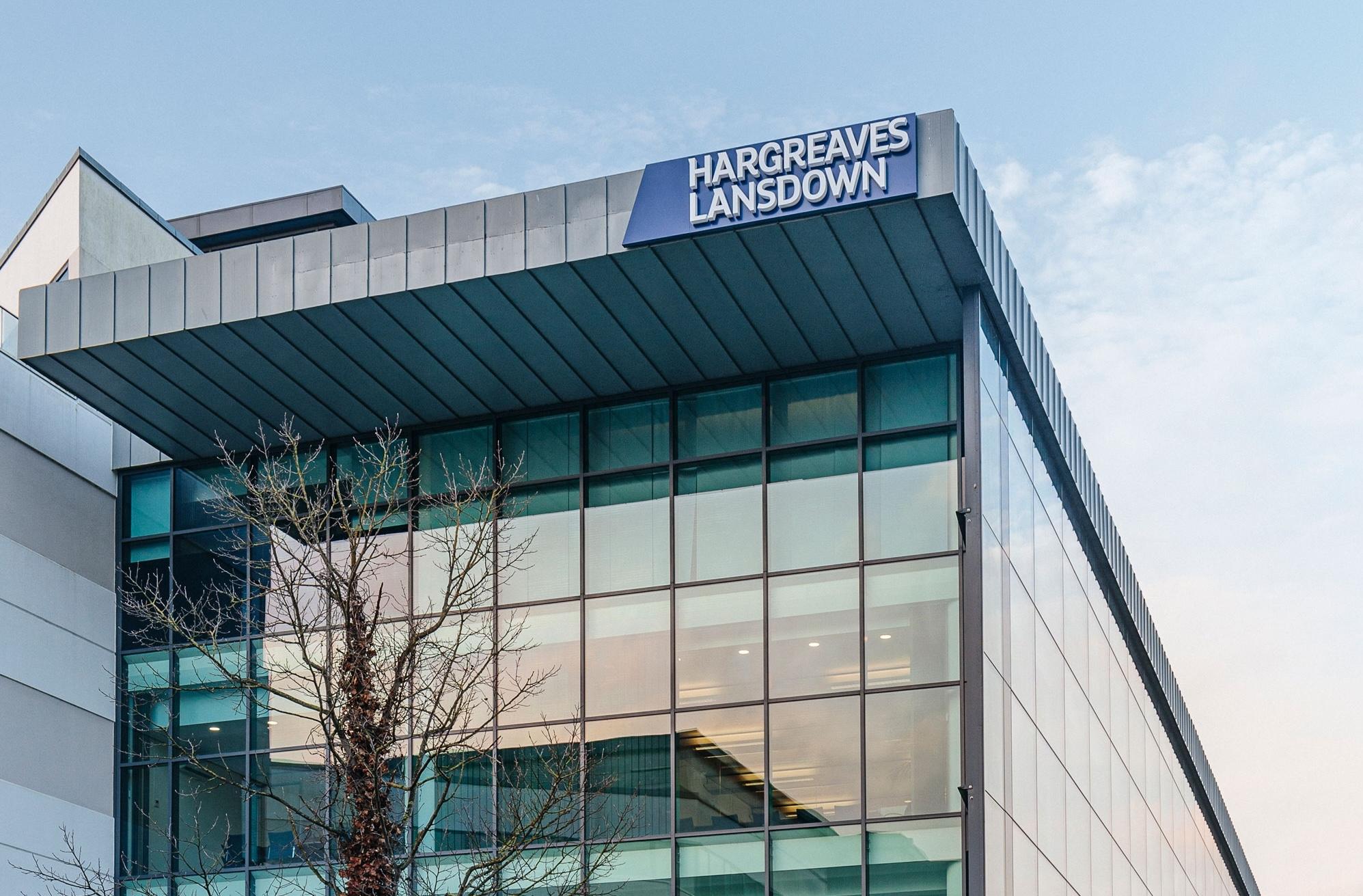Hargreaves Lansdown 收购协议生效,每股1110便士现金对价