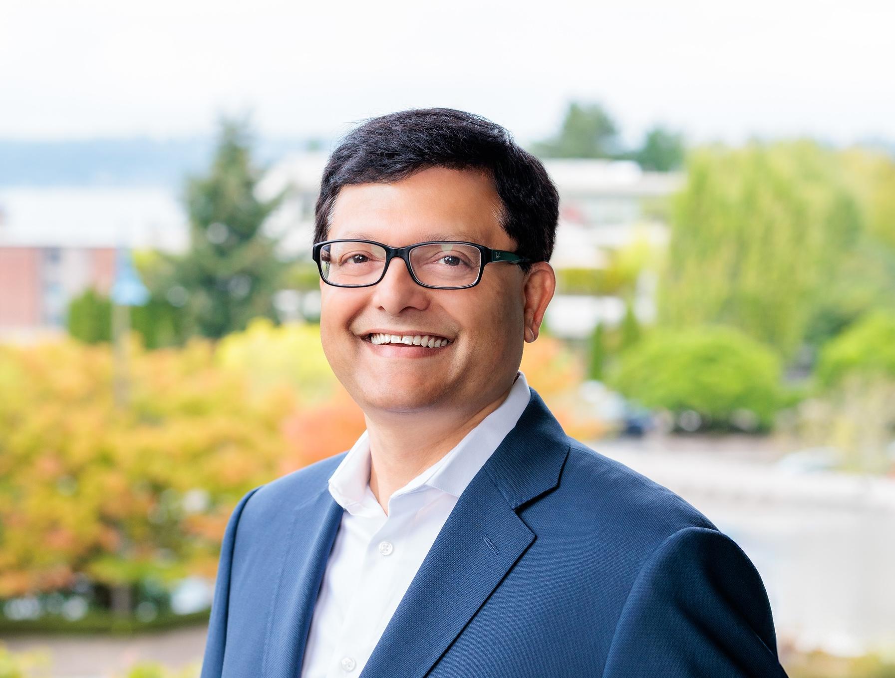 Broadridge 提名 Srinivas Tallapragada 进入董事会,Amit Zavery 将卸任